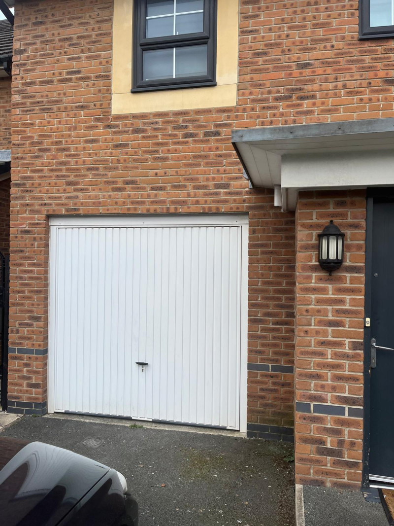 Parking on Rivenhall Square, L24