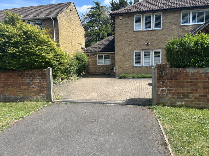Parking on Cintra Avenue, RG2