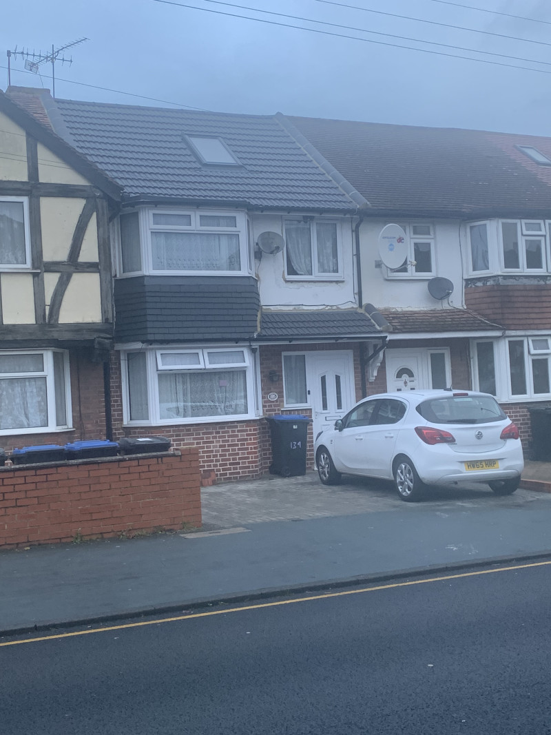 Parking on Walton Road, GU21