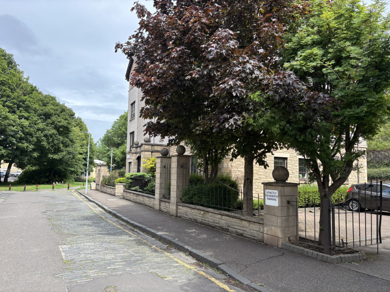 Parking on St. Leonards Hill, EH8