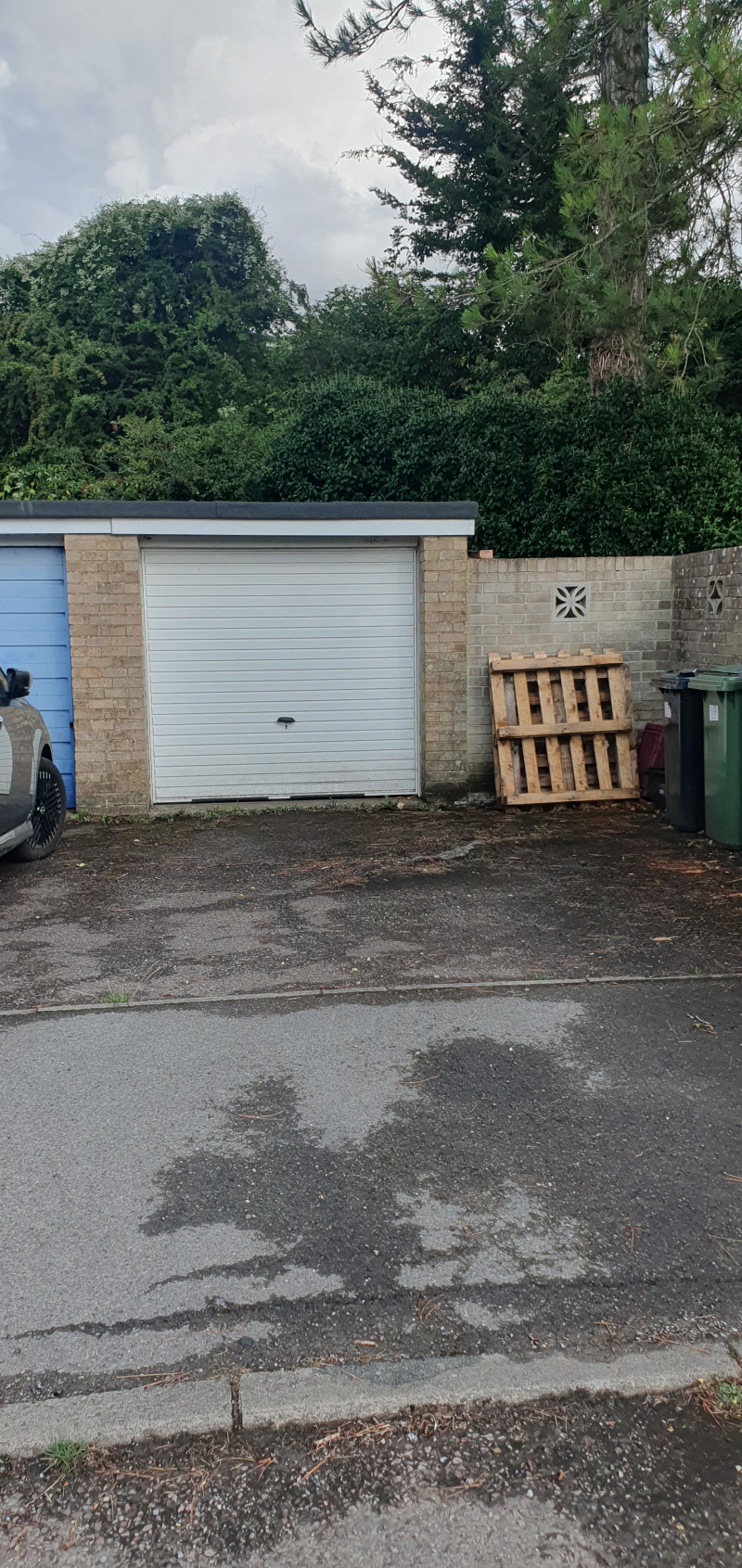 Parking on Fiona Close, SO23