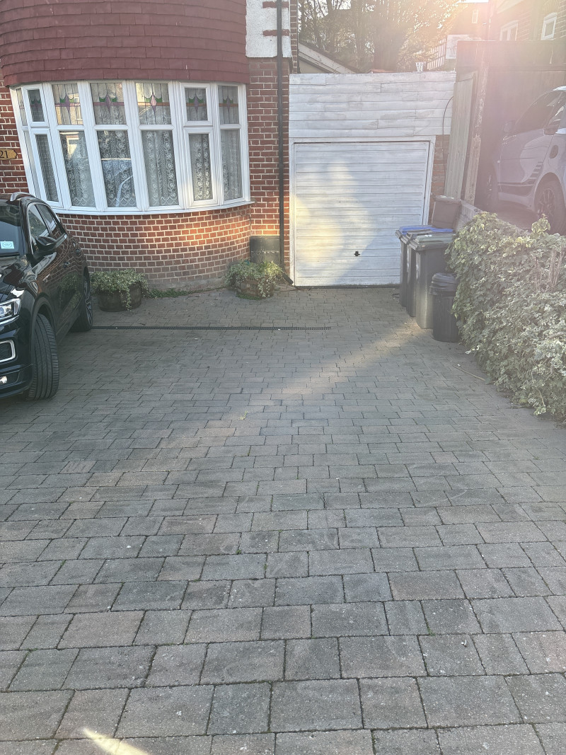 Parking on Grosvenor Gardens, N14