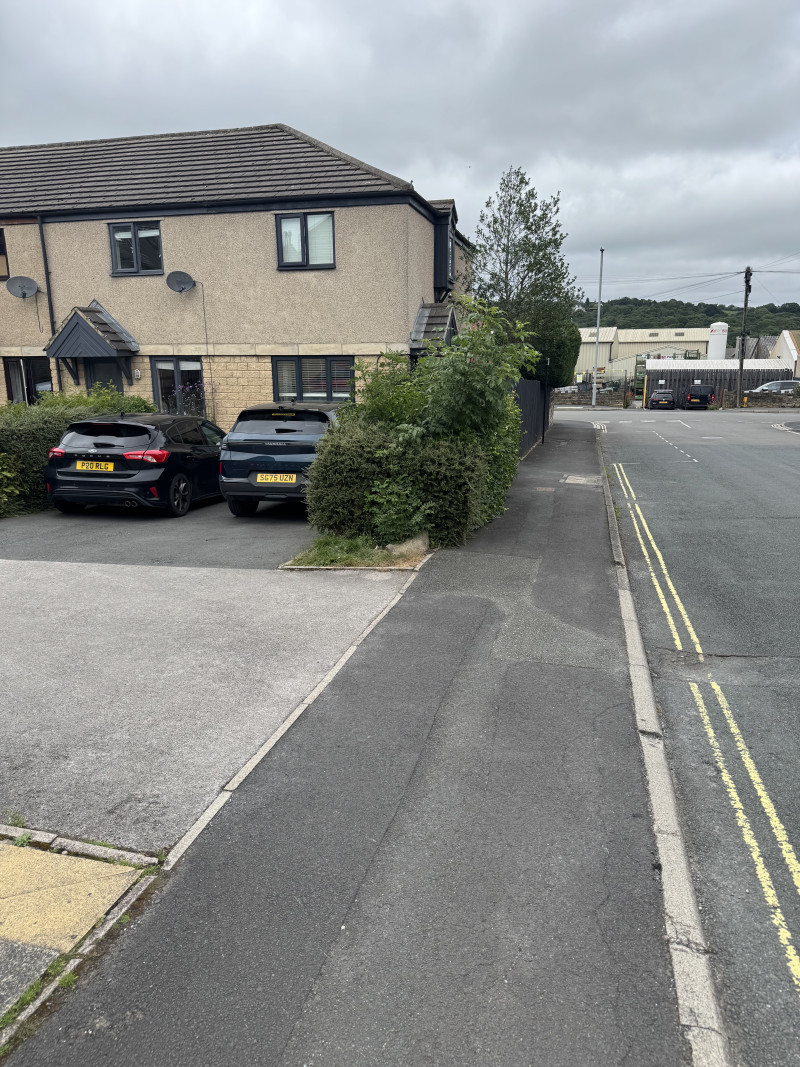 Parking on Golden Butts Road, LS29