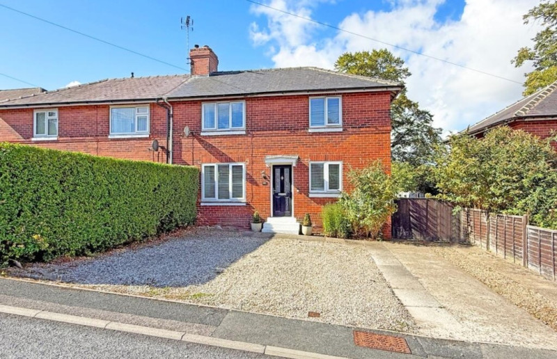 Parking on Spruisty Road, HG1