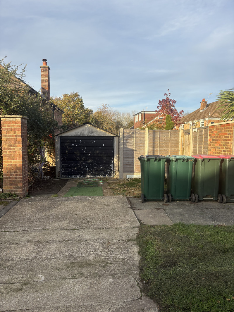 Parking on Burlands, RH11