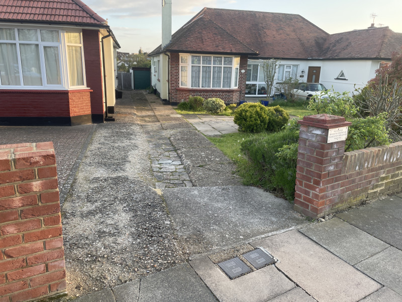 Parking on Prittlewell Chase, WestcliffOnSea, SS0
