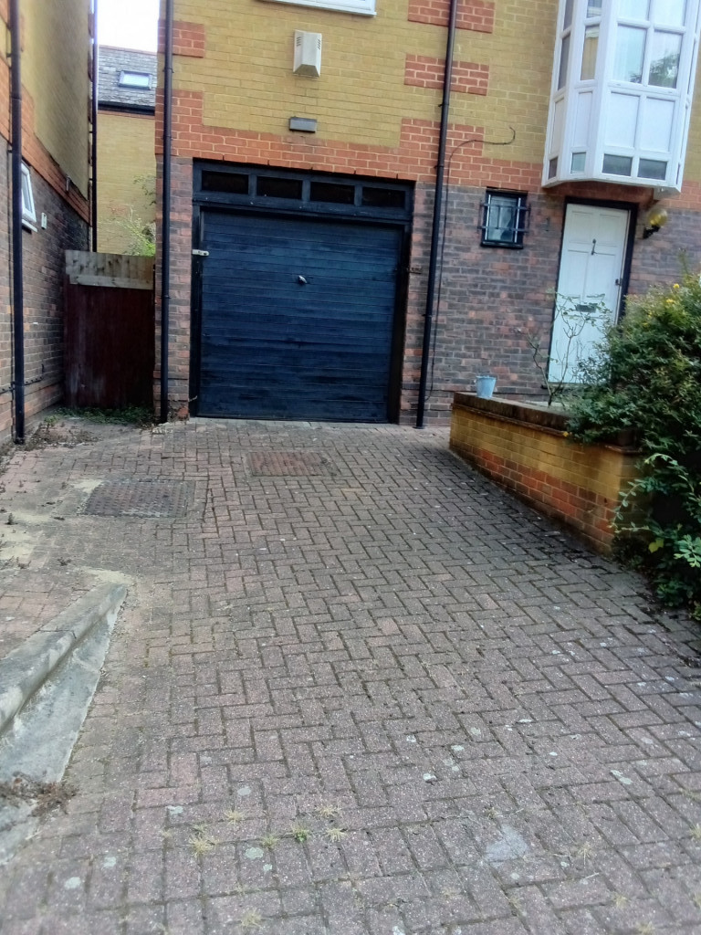 Parking on Hardy Close, SE16