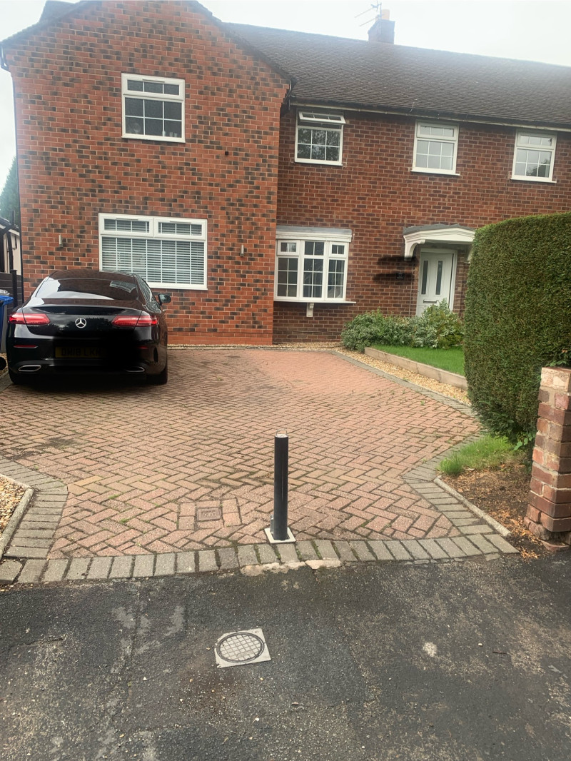 Parking on Ridgeway Road, WA15