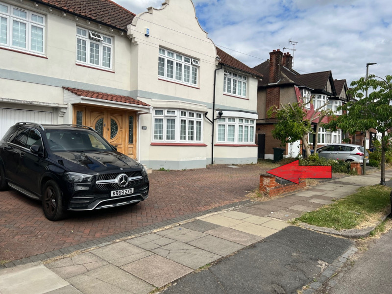 Parking on Ashurst Road, EN4