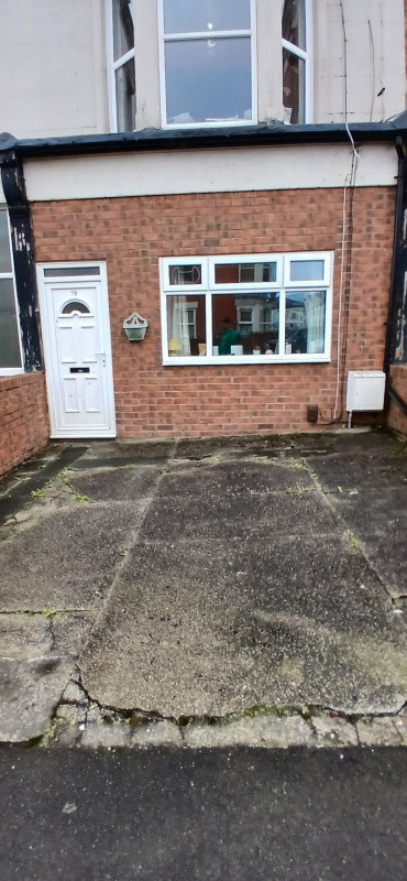 Parking on Esplanade, NE26