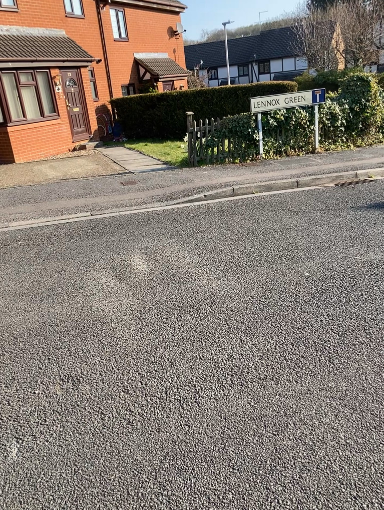 Parking on Perrymead, LU2