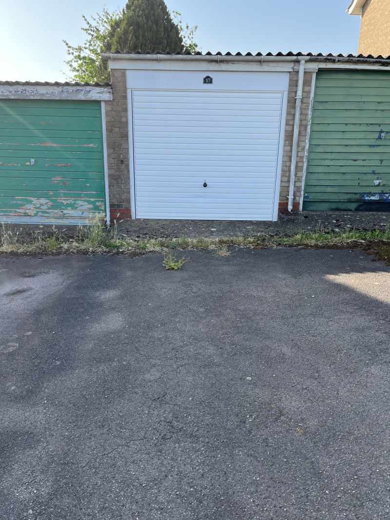 Parking on Woodcroft Close, NN12