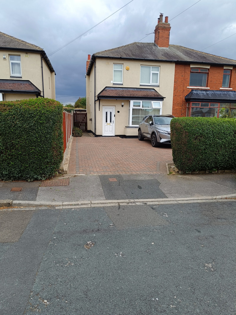 Parking on Durban Crescent, LS11