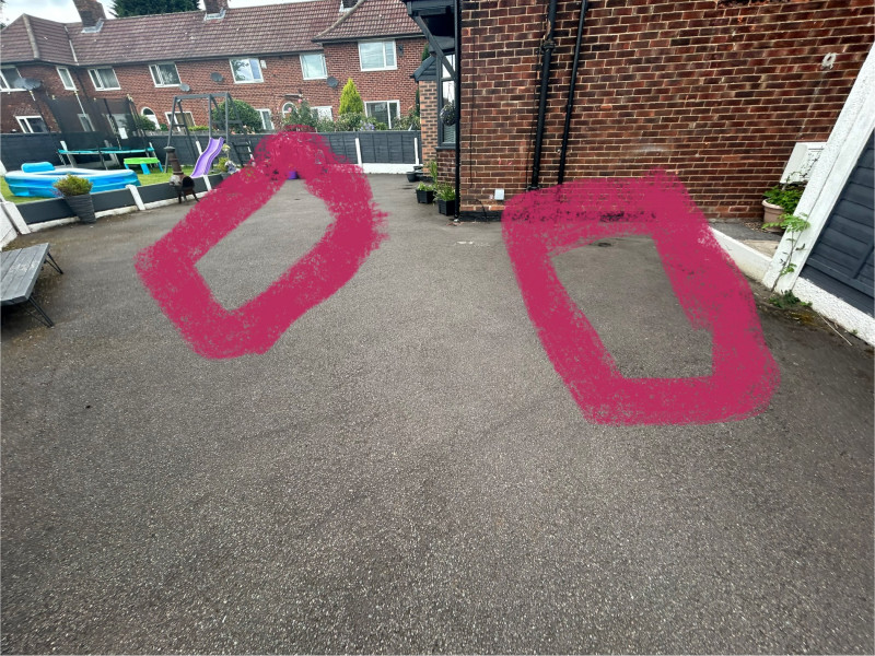 Parking on Hollyhedge Road, M22