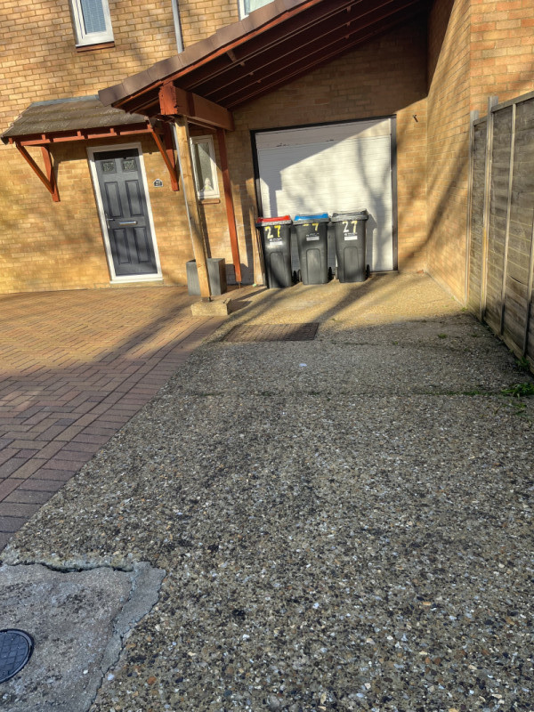 Parking on Wimbledon Place, MK13