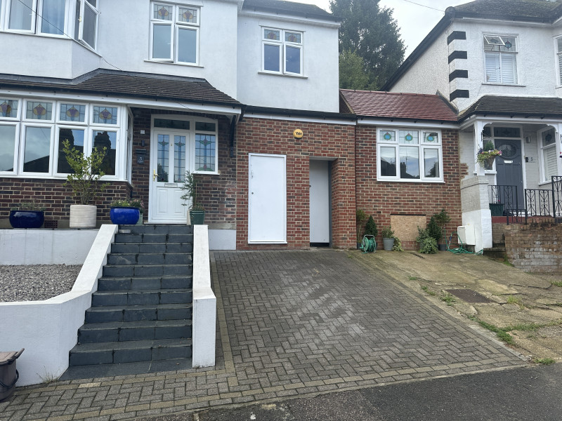 Parking on Woodland Way, SE2