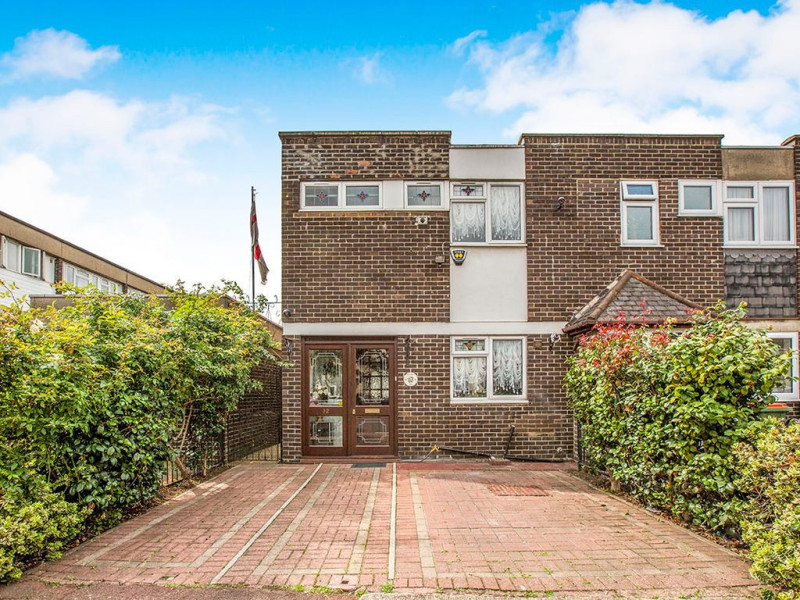 Parking on New Barn Street, E13