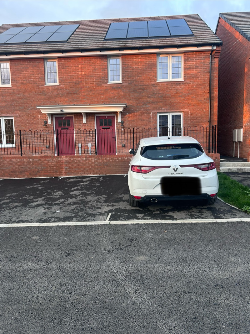 Parking on Linnet Avenue, PL21