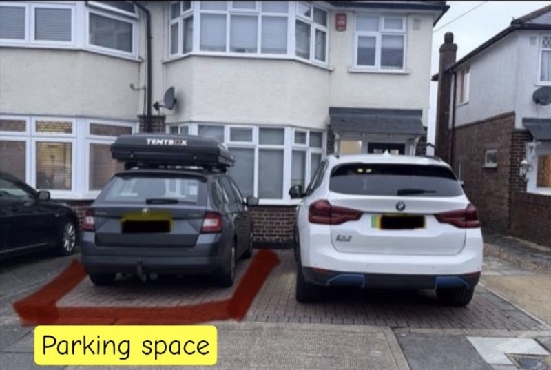 Parking on Drayton Gardens, UB7