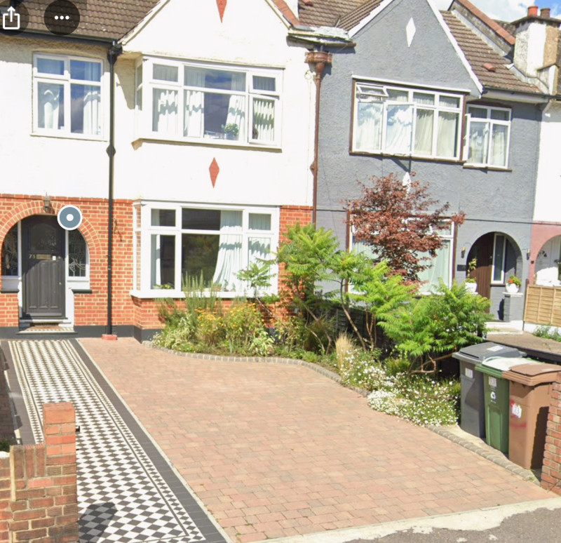 Parking on Hainault Road, E11