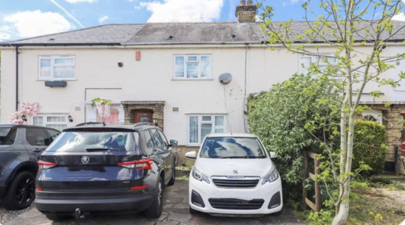 Parking on Nelson Road, UB10