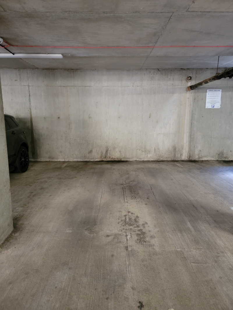 Parking on Wheeler Place, Bromley, BR2 from £1.40 per hour