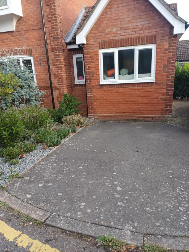 Parking on Quilters Drive, CM12