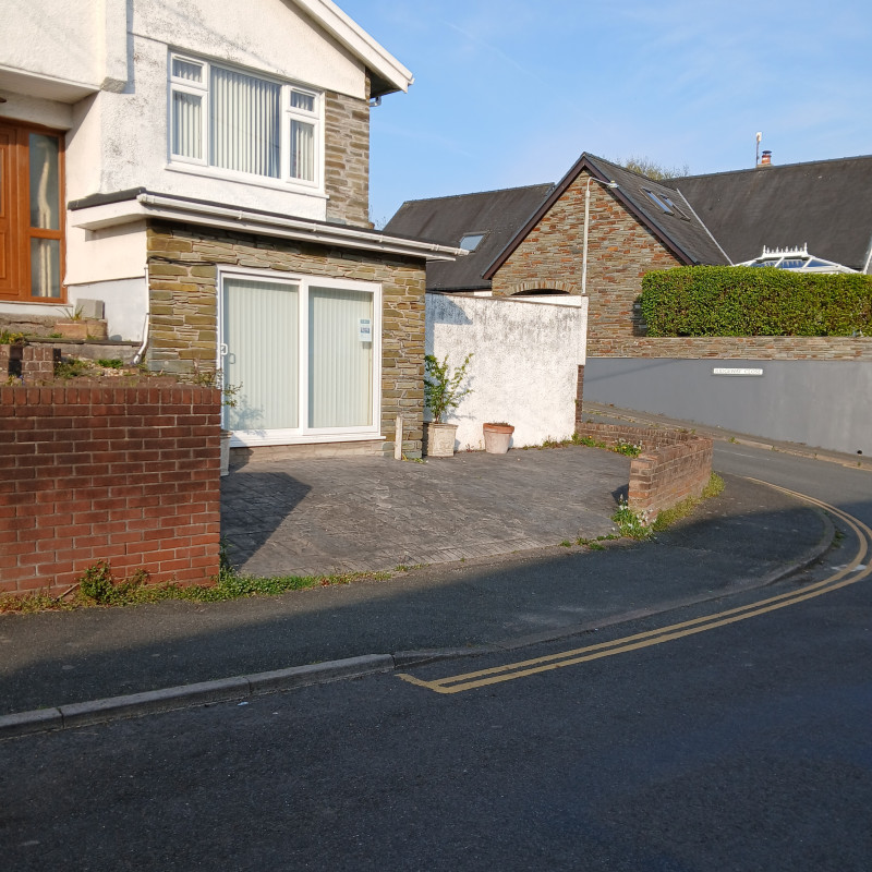 Parking on Ridgeway Close, SA69