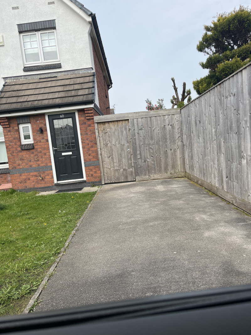 Parking on Snowdon Lane, L5