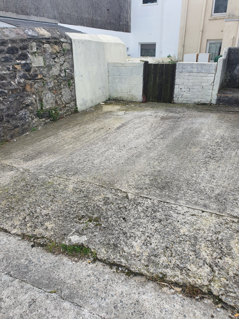 Parking on Embankment Road, PL4