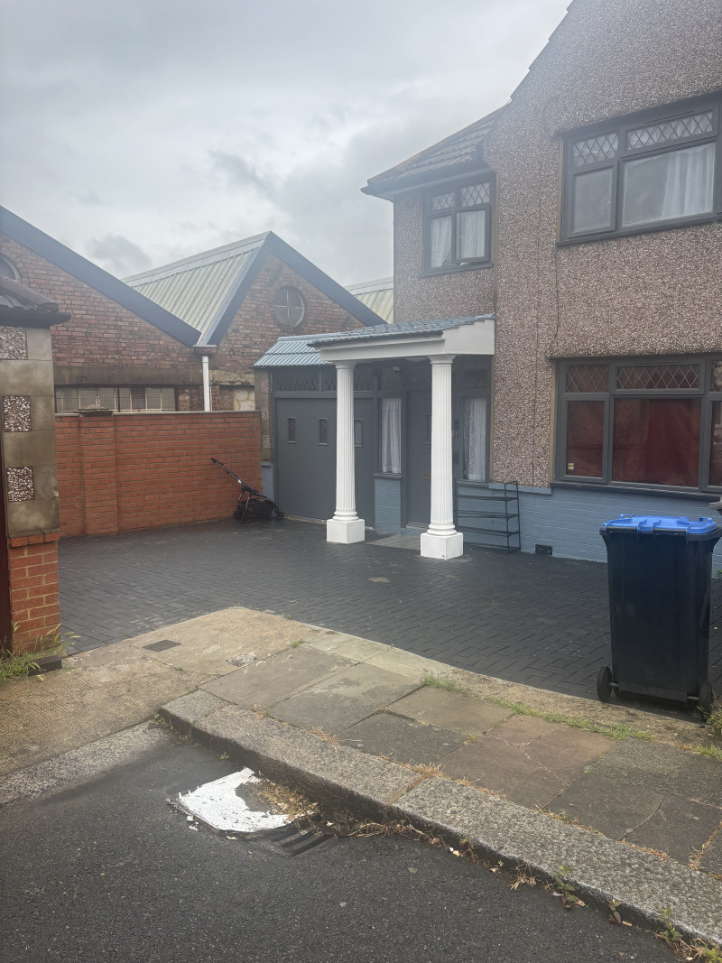 Parking on Eyhurst Close, NW2