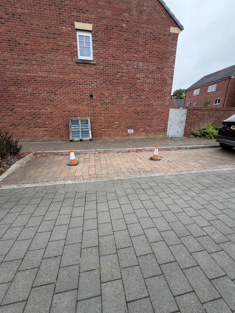 Parking on Heol Y Fynachlog, CF11