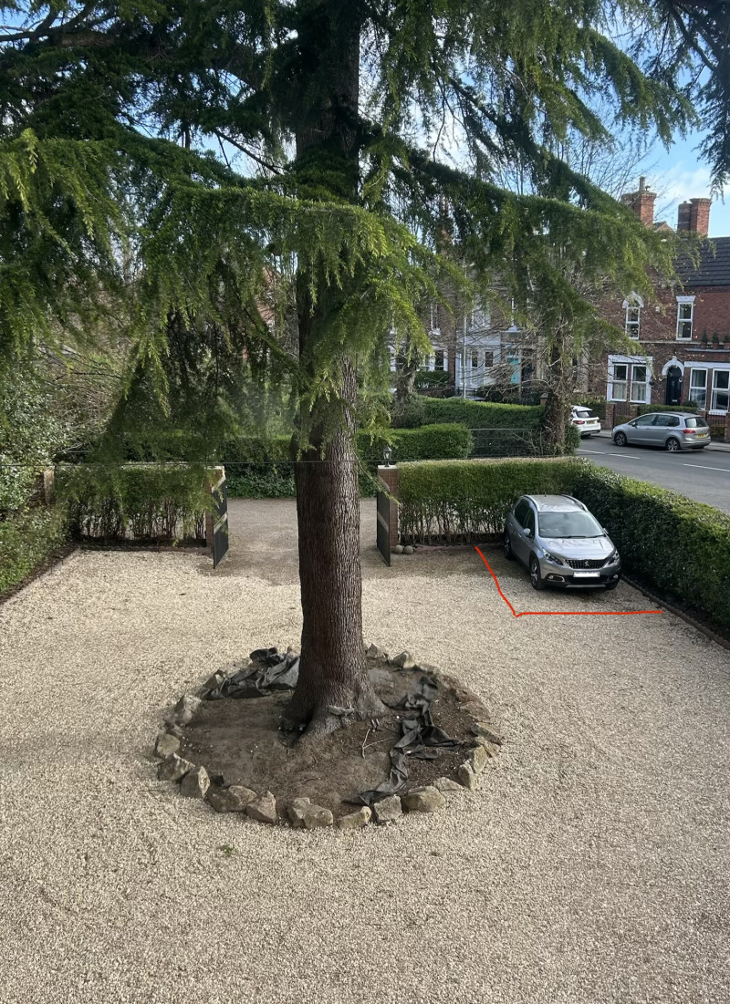 Parking on The Crescent, DN22