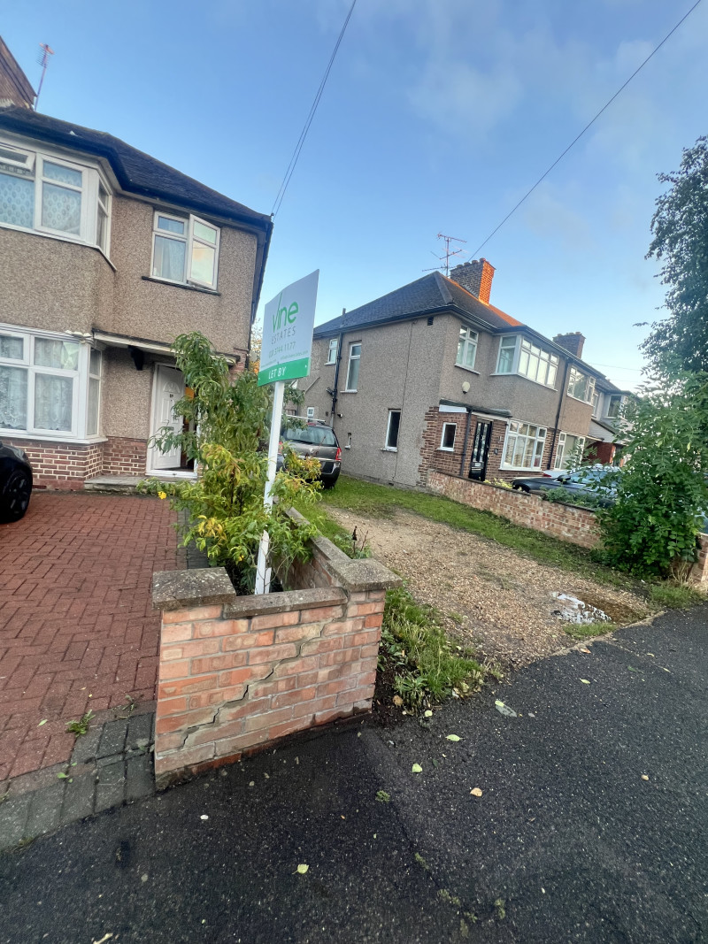 Parking on Waltham Avenue, UB3