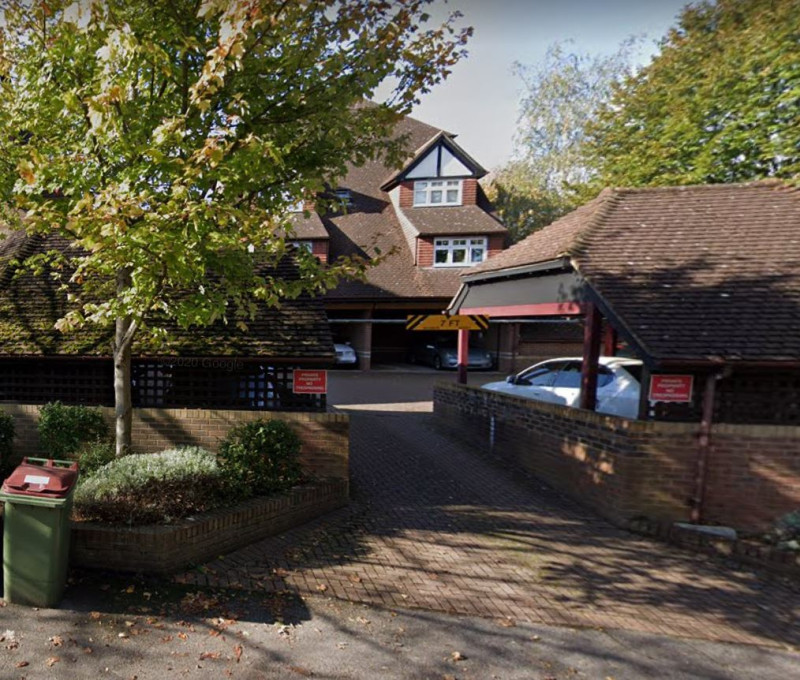 Parking on Egmont Road, Sutton, SM2 from £1.20 per hour