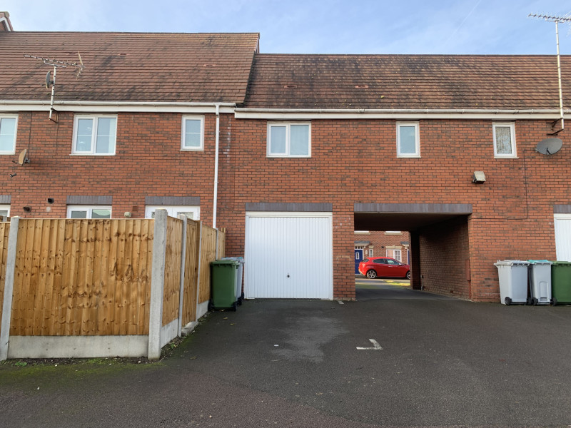 Parking on Kings Sconce Avenue, NG24