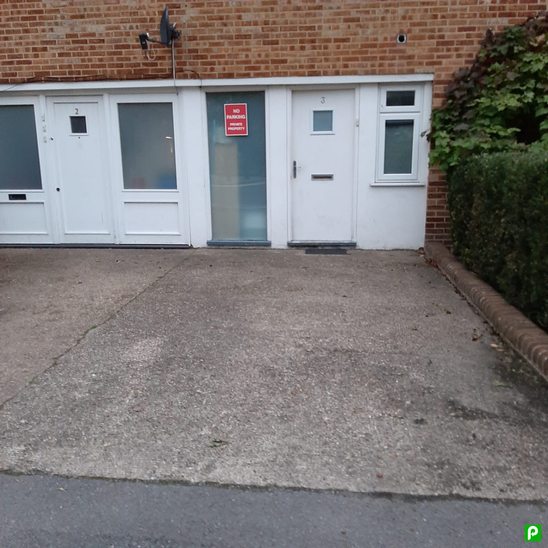 Parking on Paragon Road, E9