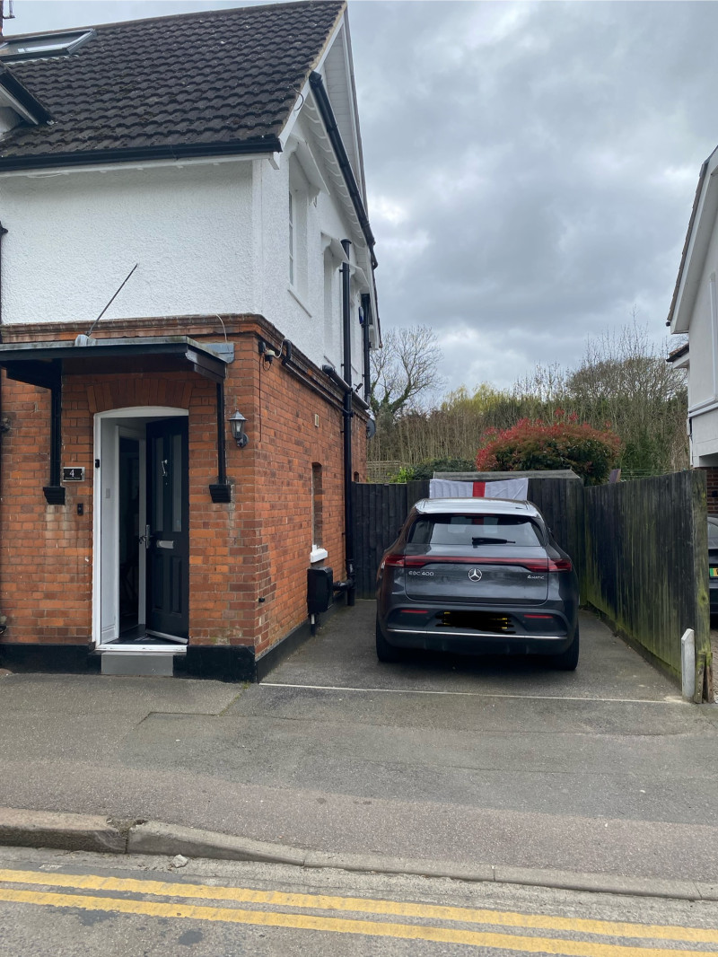 Parking on Station Road, IG7