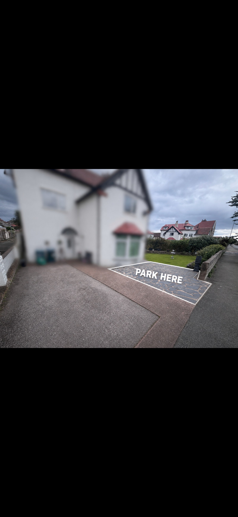 Parking on Trinity Avenue, LL30