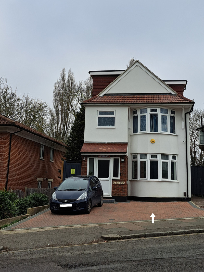 Parking on Woodside Lane, N12
