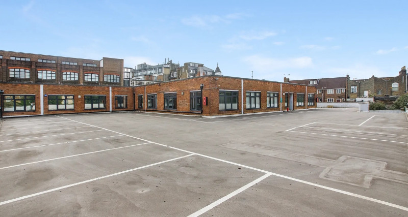 Parking on Elthorne Road, N19