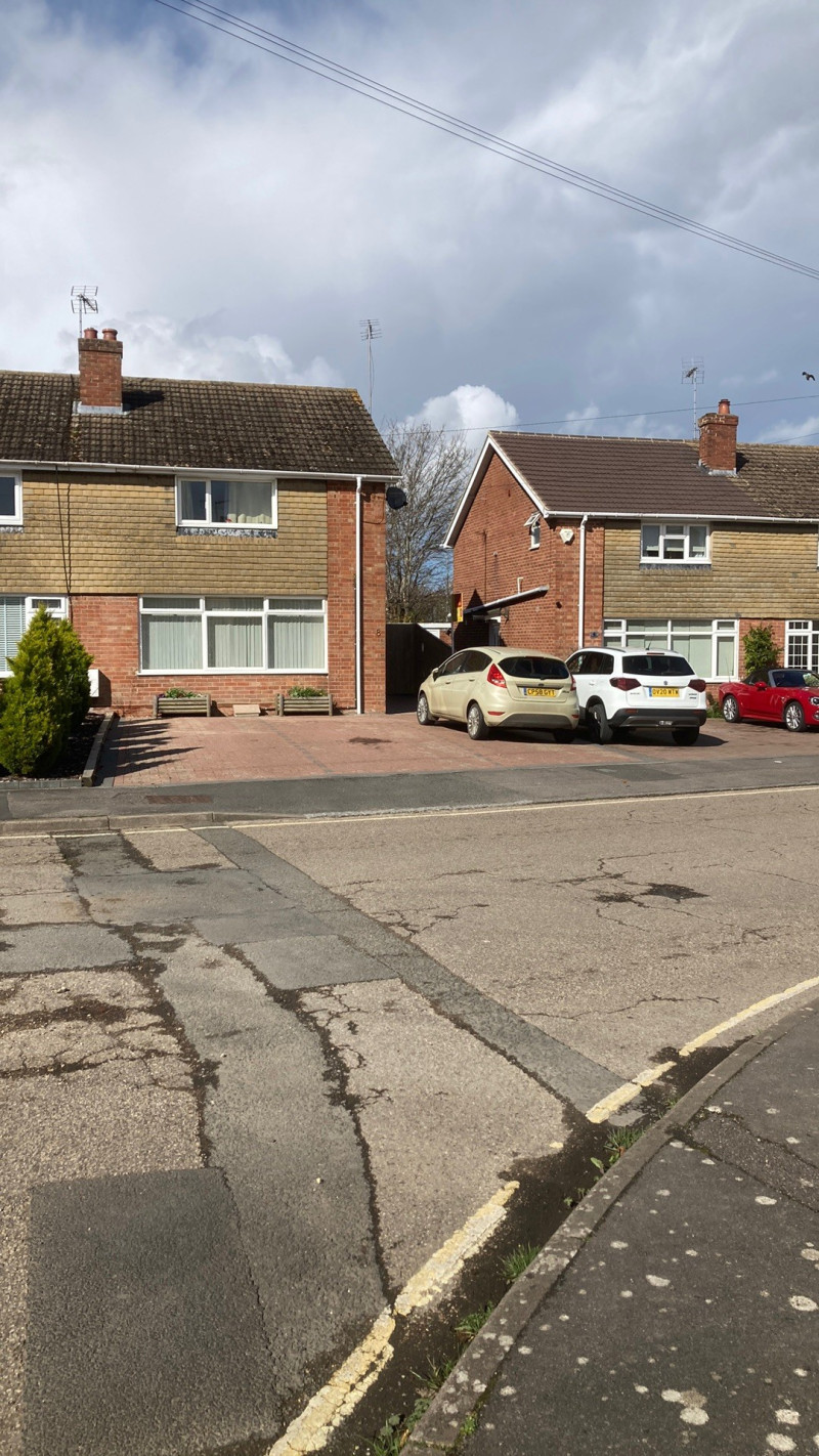 Parking on Cronshaw Close, Didcot, OX11 from £1.40/hour