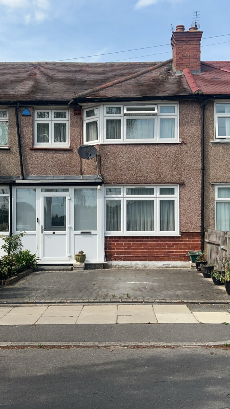 Parking on Wellstead Avenue, N9