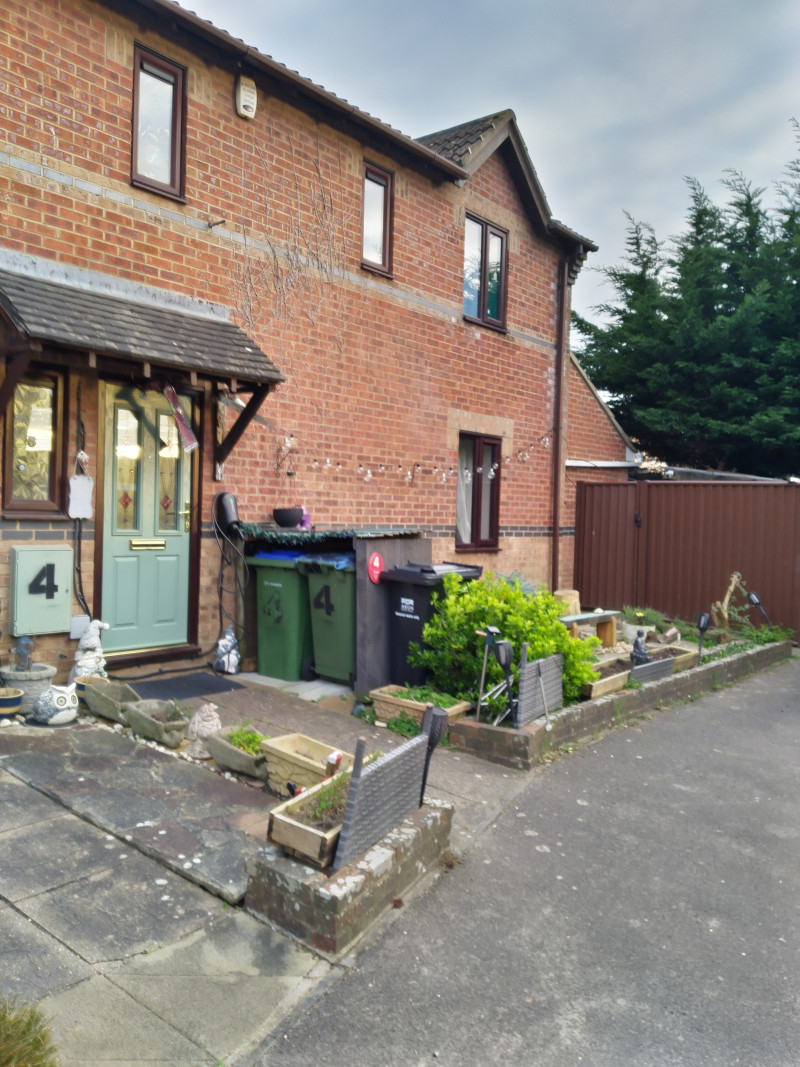 Parking on Gibson Way, PO21