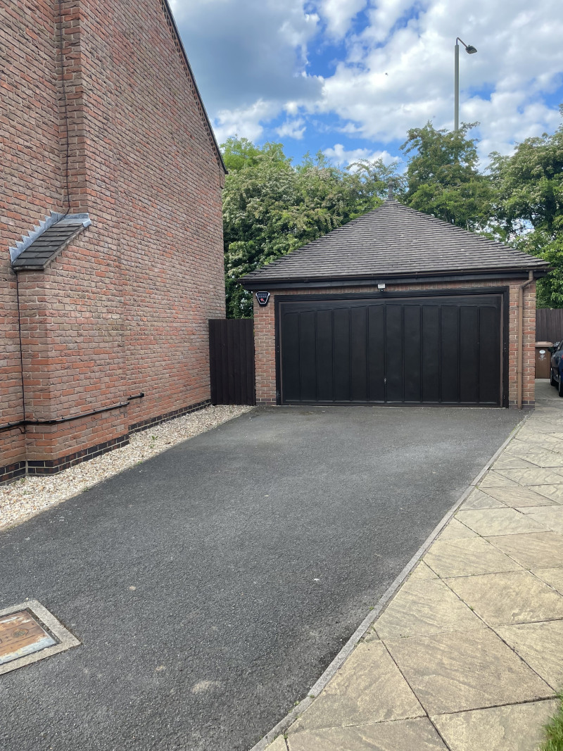 Parking on Fulmar Close, DE3