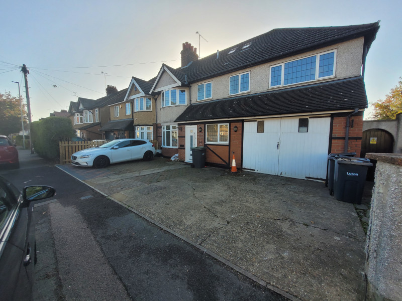Parking on Cutenhoe Road, LU1