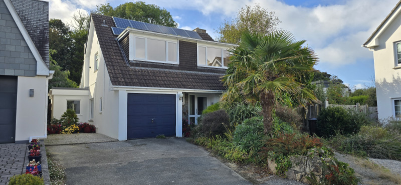 Parking on Belyars Court, TR26