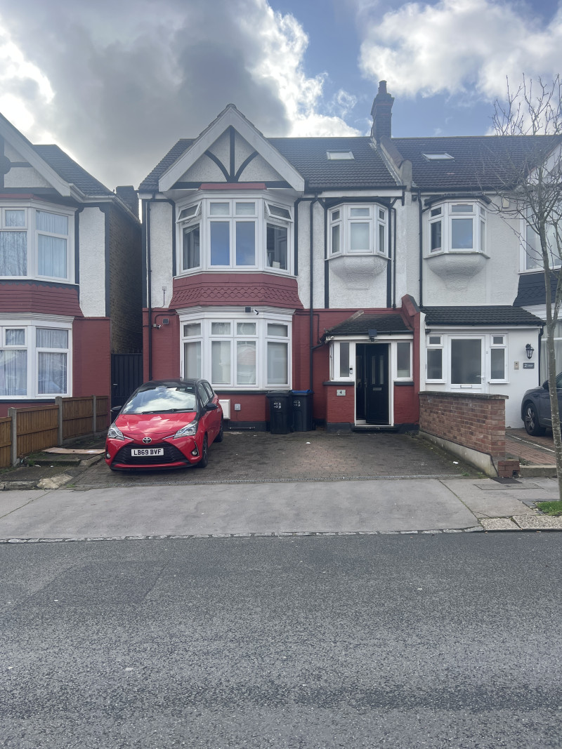 Parking on Ederline Avenue, SW16