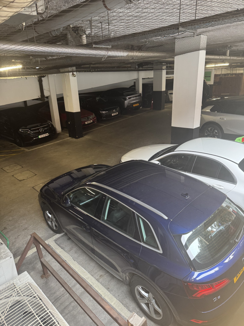 Double Tree Hyde Park Car Park