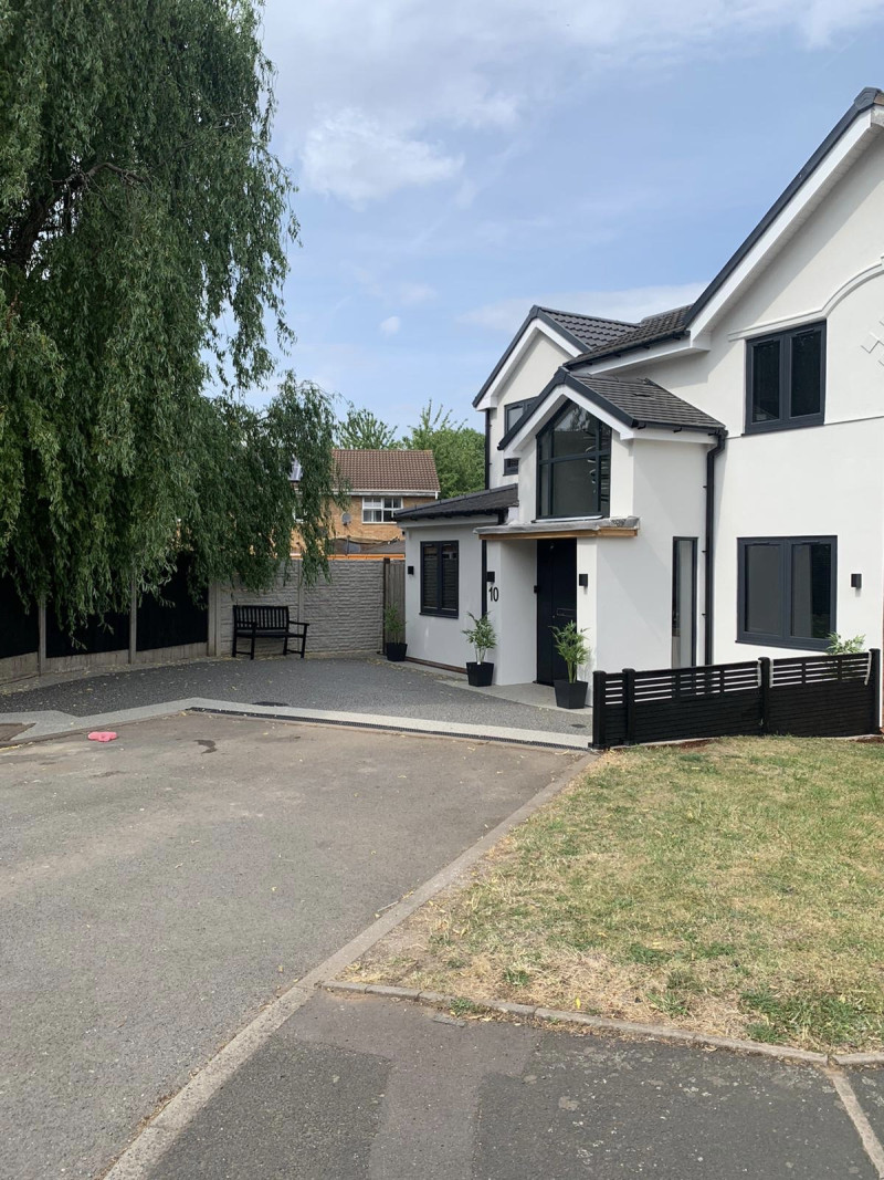 Parking on Waterside Close, B9